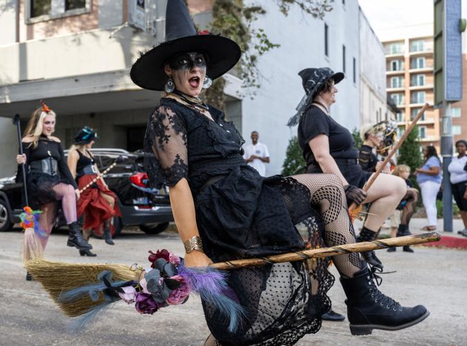 BR.wildhalloweenparade.adv